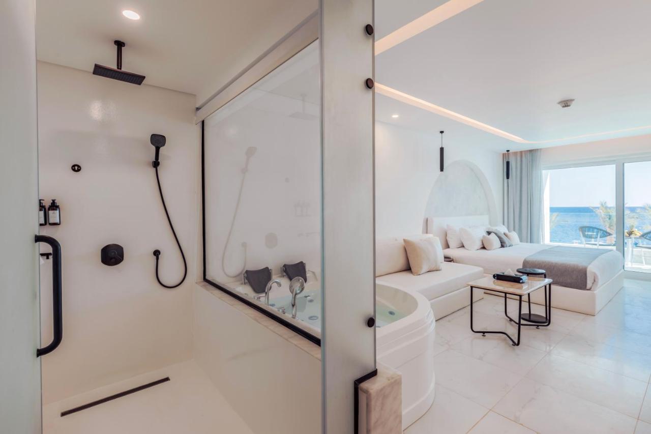 Deluxe Jacuzzi Room
